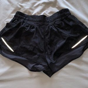 Lululemon hotty hot shorts. Low rise, 2.5 new without tags. Size 6